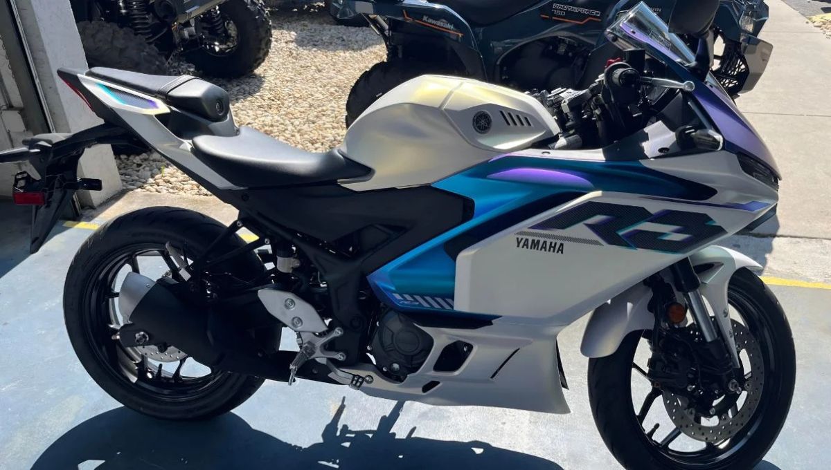 "Yamaha R3 2025